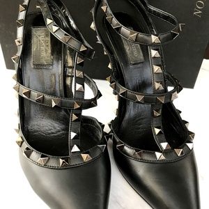 VALENTINO NOIR ROCKSTUD T-STRAP PUMP
